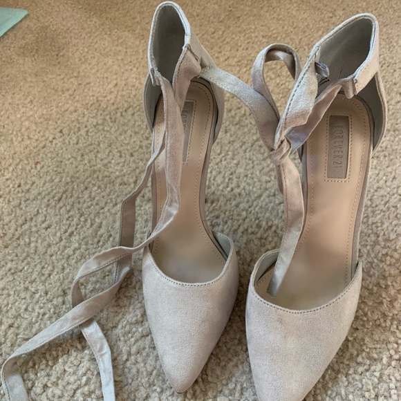 F21 Size US 6.5 Beige/Nude Suede tie up heels with a pointed toe - Picture 4 of 4